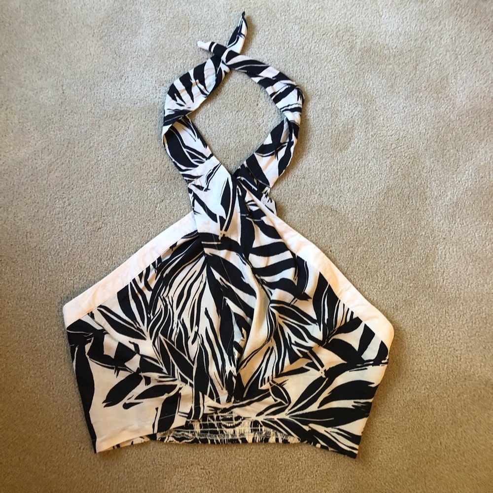 Boho Chic Tropical Cross Over Halter Crop Top - Picture 3 of 6